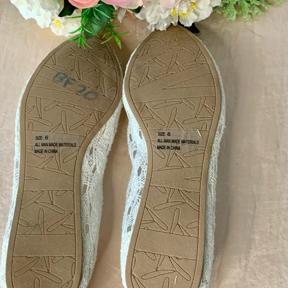 NWT CUTE Qupid "Swift-63" in White Lace Flats (6) - Picture 6 of 8